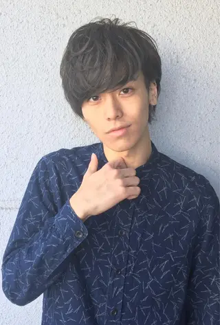 ショート カラー パーマ ヘアアレンジ メンズ seen所属・境 健助のヘアスタイル