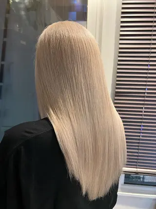 ロング カラー 透明感ミルクティー✨ 西澤 ジュンヤのヘアスタイル