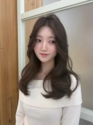 ロング oto🎀×美髪× シースルー前髪🤍のヘアスタイル