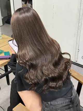 ミディアム カラー SWAY所属・SWAY / ヒカルのヘアスタイル