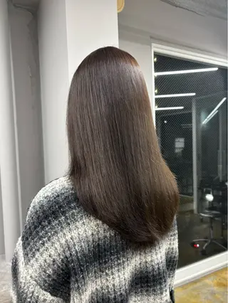 ミディアム nude所属・𝐀𝐦𝐞𝐫𝐢 /透明感カラーのヘアスタイル