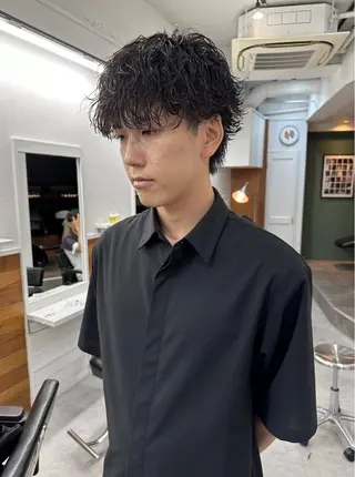 ミディアム パーマ メンズ グランジヘア 無造作ヘアHYUGAのヘアスタイル