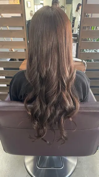 ロング カラー 石川 明歌音のヘアスタイル