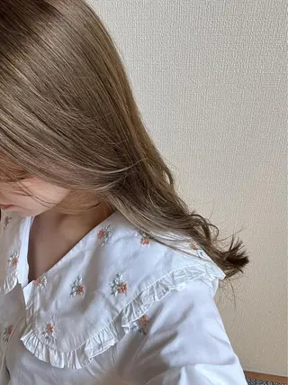 セミロング カラー 藤野 凪沙のヘアスタイル