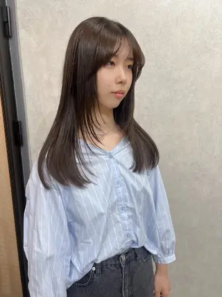 セミロング カラー YUI ハイトーンカラーのヘアスタイル