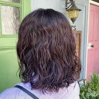 ミディアム パーマ BRITS 渡辺 菜々子のヘアスタイル