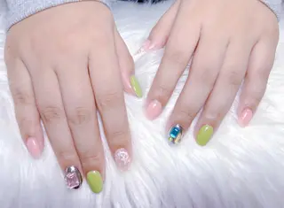 ネイル 小島 阿佑美のネイルデザイン