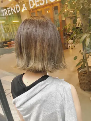 ミディアム AKANE 【zina新宿】のヘアスタイル