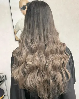 ロング Aika 🖤のヘアスタイル