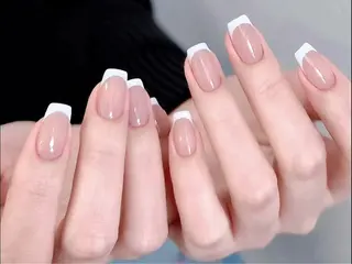 ネイル ネイルサロンAiri 長さ出し·シンプルのネイルデザイン