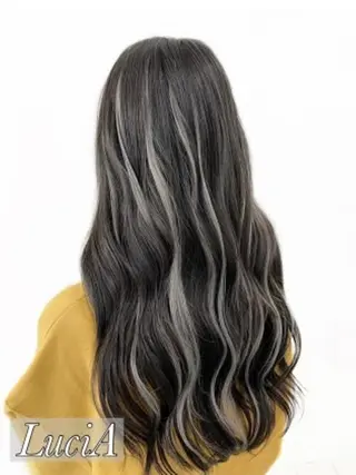 ロング カラー エクステ LuciAのヘアスタイル