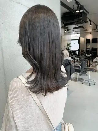 ロング カラー 透明感/オリーブ/ グレージュ/YUKAのヘアスタイル