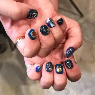 ネイル キラキラ オメメのネイルデザイン