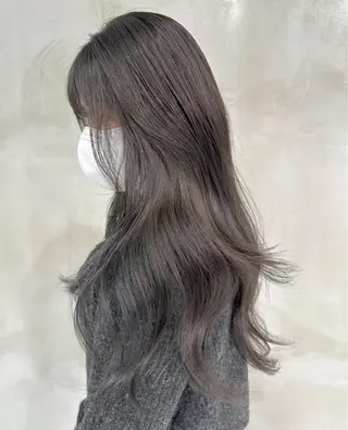ミディアム レイヤーカット 透明感カラーのヘアスタイル
