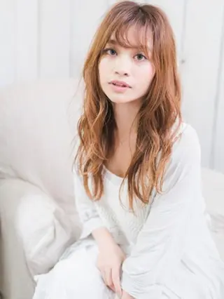 ミディアム 江原 彩華のヘアスタイル