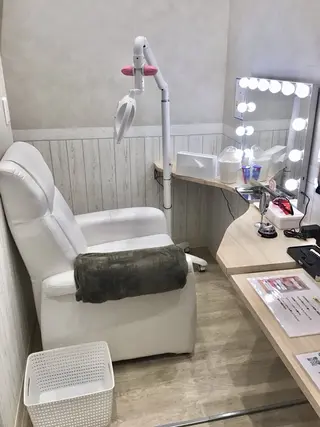 エクシアホワイトニング所属・よなな エクシア盛岡中央通店のエステ・リラクイメージ