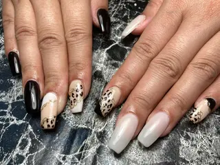 ミディアム ネイル ✴︎ Delightのネイルデザイン