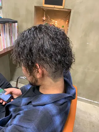 パーマ メンズ 庄司 茉里愛のヘアスタイル