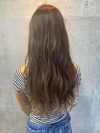 ロング カラー mina .のヘアスタイル