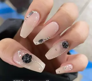 ネイル Hikari 🌺のネイルデザイン