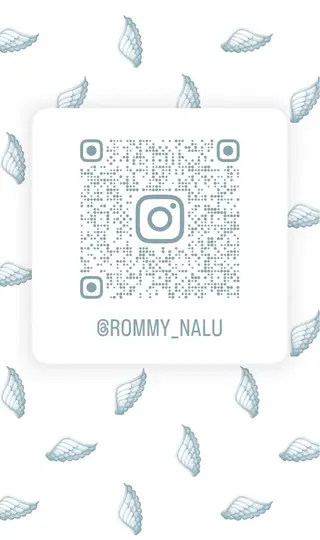 ネイル nalu🐚 京橋｜Rommyのネイルデザイン