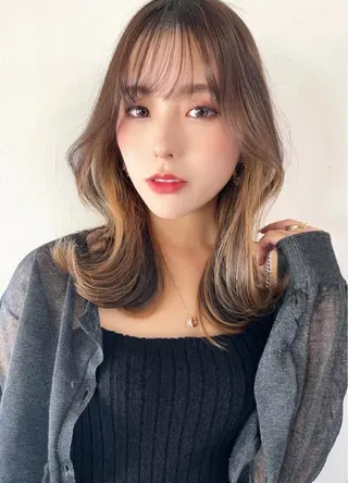 ミディアム カラー レイヤーカット、 大人可愛い　中村美羅のヘアスタイル