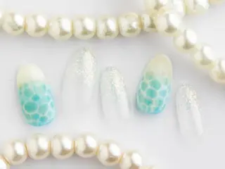 ネイル Tiary Nail Fのネイルデザイン