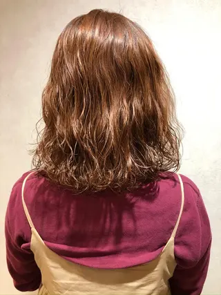 ミディアム カラー パーマ monami 鈴木 茉由奈のヘアスタイル