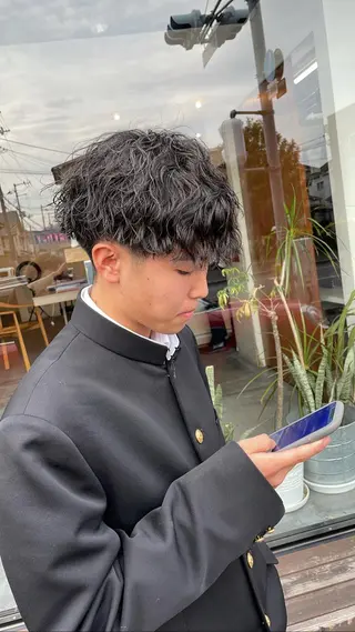 ミディアム パーマ メンズ 村上 楓弥のヘアスタイル