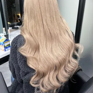 ロング カラー シールエクステ特化 ハイトーン、NANAのヘアスタイル