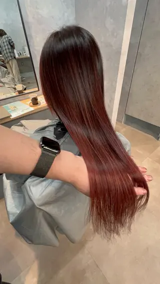 ロング motoトップカラー リスト/ブリーチカラのヘアスタイル