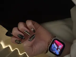 ネイル ネイルサロンエーナイン西友西町店所属・山崎 莉菜のネイルデザイン