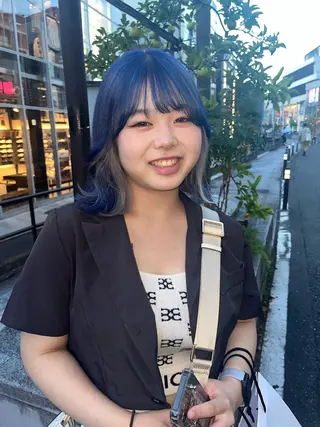 セミロング カラー ヘアアレンジ 🩶【推しハイトーン 】yuzu🩶のヘアスタイル