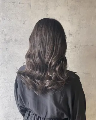 ロング カラー 唐澤 千尋のヘアスタイル