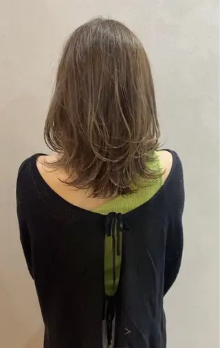 カラー 艶髪🥣透明感カラー 🫧前田奈津実のヘアスタイル