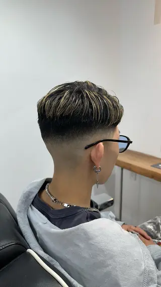 カラー メンズ 律喜/パーマ /メンズ/フェードのヘアスタイル