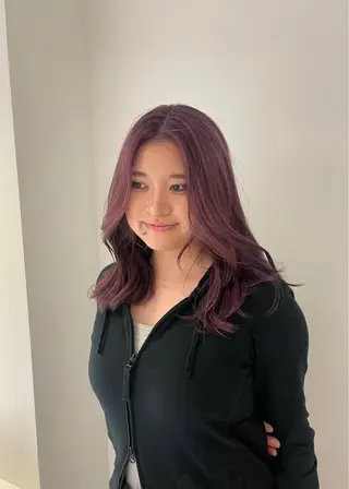 ミディアム 🎨ハイライト･ ハイトーン/近藤怜那のヘアスタイル