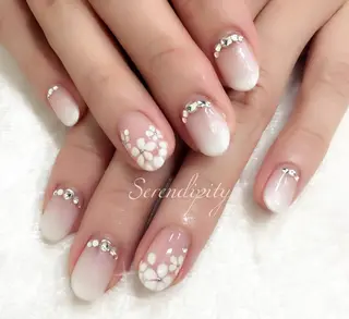 ネイル 守屋 香織のマツエク・マツパデザイン