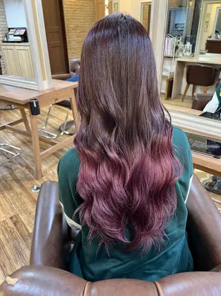 ロング カラー 染矢 優希のヘアスタイル