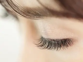 マツエク・マツパ アンベリール所属・Embellir 岡田のマツエク・マツパデザイン