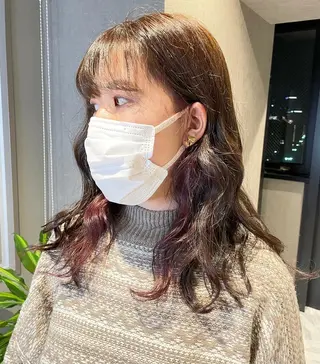 セミロング カラー さと ちはるのヘアスタイル