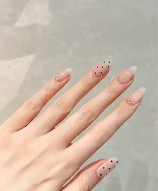 ネイル 高木 維麗絲のネイルデザイン