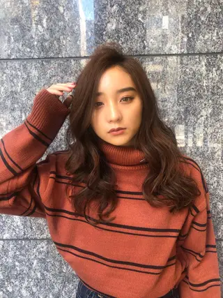 ロング カラー ヘアアレンジ 【似合うが見つかる】 Hanaのヘアスタイル