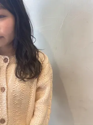 セミロング カラー カジュアルを女っぽく 𝗮𝘆𝗮𝗰𝗼のヘアスタイル