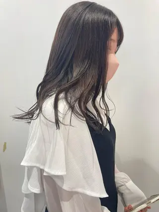 ロング カラー 荒木 友那のヘアスタイル