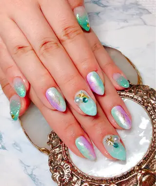 ネイル CROWN プライベートサロンのネイルデザイン