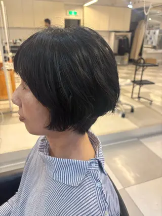 ショート カラー パーマ モッズ・ヘア アカデミー所属・江口 花のヘアスタイル