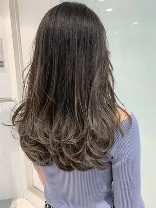 ロング カラー オチ ハナのヘアスタイル