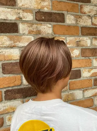 ショート カラー 長谷川 礼子のヘアスタイル