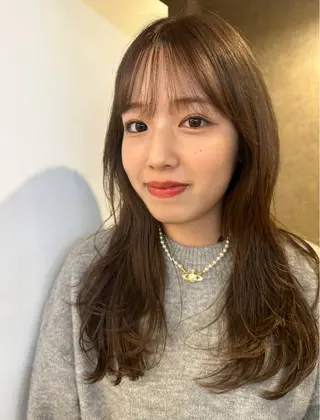 ロング オノ アイラのヘアスタイル